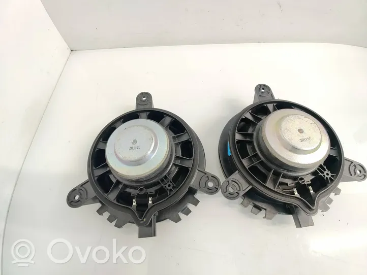 Volvo S60 Skaļrunis (-i) pakaļējās durvīs 30657445