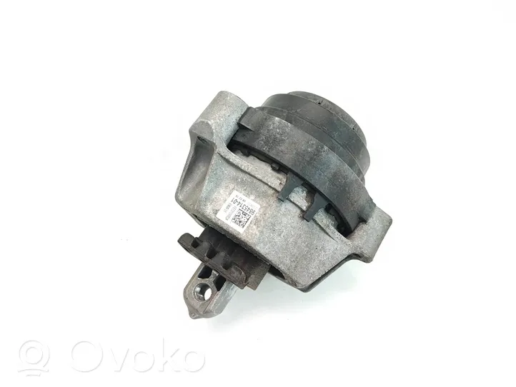 BMW 5 G30 G31 Supporto di montaggio del motore 9845314