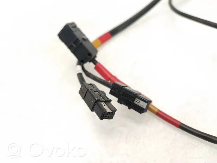 Mitsubishi Outlander USB-pistokeliitin 8755A296