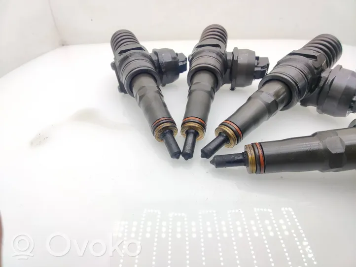 Volkswagen Caddy Kit d'injecteurs de carburant 038130073BN