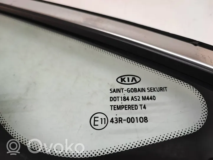 KIA Ceed Finestrino/vetro triangolo anteriore DOT184AS2M440