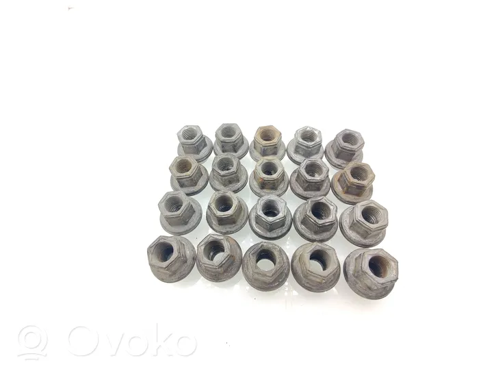 Ford Kuga I Nuts/bolts 