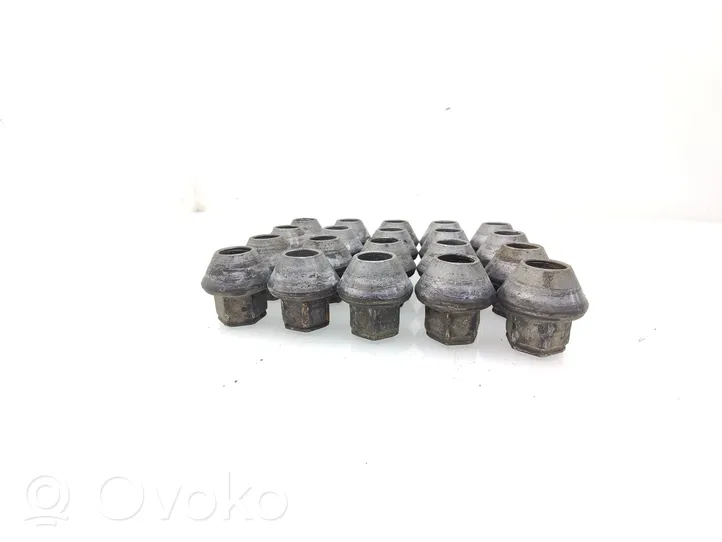 Ford Kuga I Nuts/bolts 