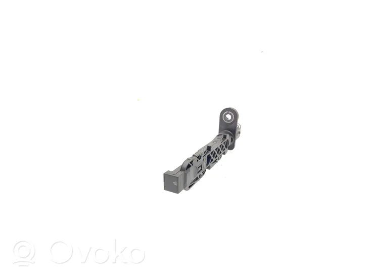 BMW 5 G30 G31 Camshaft position sensor 8644376