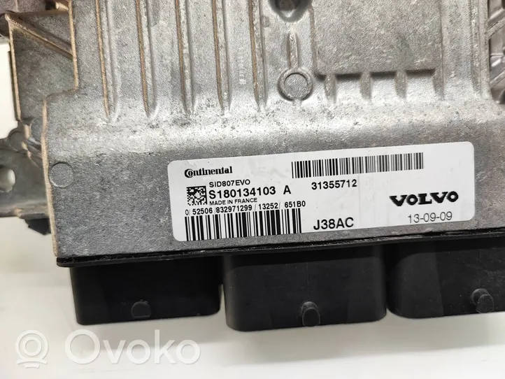 Volvo V40 Variklio valdymo blokas 31355712