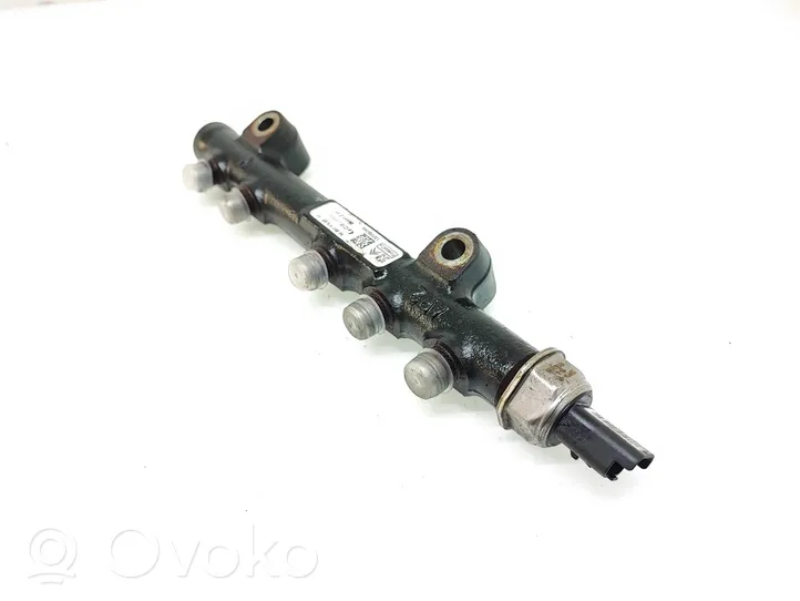 Volvo V40 Fuel main line pipe 9685297580