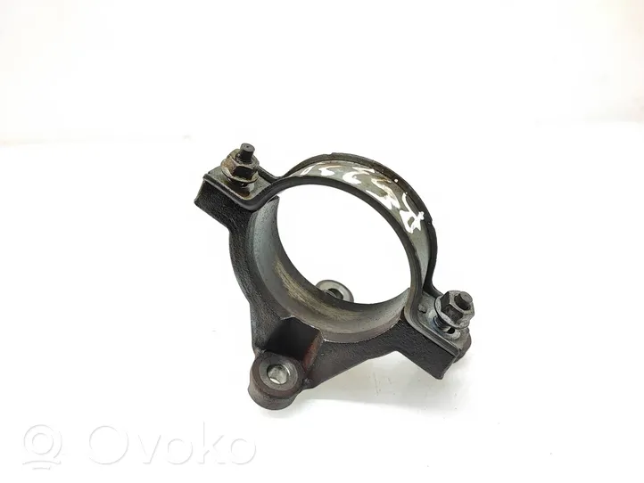 Volvo V40 Staffa del cuscinetto di supporto dell’albero di trasmissione AV613K305CA