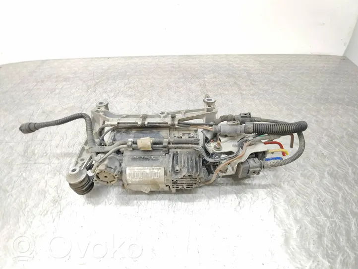 Porsche Cayenne (9PA) Compressore/pompa sospensioni pneumatiche 7L0616006C