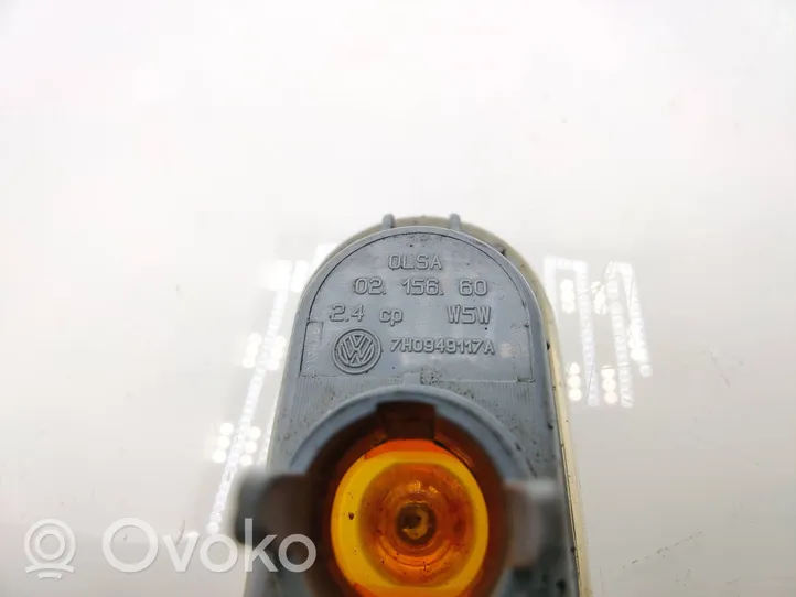 Volkswagen Transporter - Caravelle T5 Front fender indicator light 7H0949117A