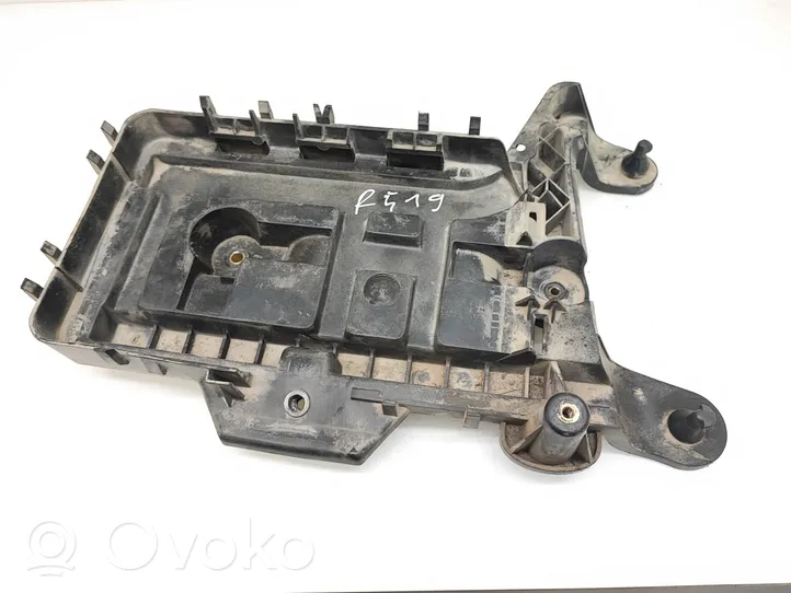 Volkswagen Caddy Boîte de batterie 1K0915333B