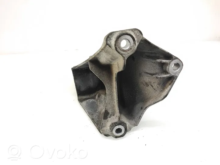 Volkswagen Transporter - Caravelle T5 Engine mounting bracket 7E0199343