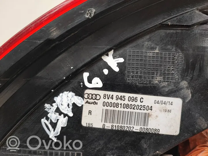 Audi A3 S3 8V Galinis žibintas kėbule 8V4945096C