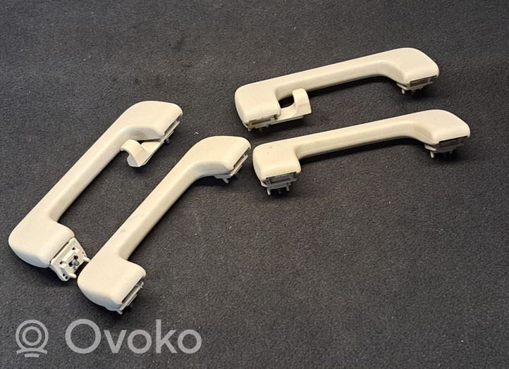 Audi Q7 4L Un set di maniglie per il soffitto 8P0857607K