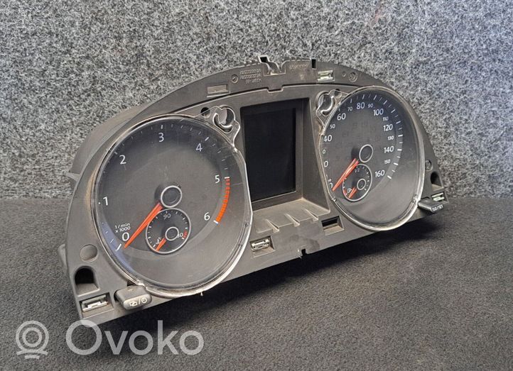 Volkswagen PASSAT B7 Speedometer (instrument cluster) 3AA920970J