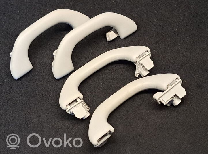 Volkswagen Touran II Un set di maniglie per il soffitto 1K0857607M