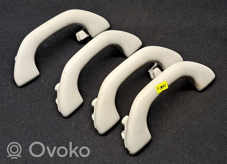 Volkswagen Tiguan Un set di maniglie per il soffitto 1K0857607N