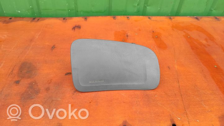 Mazda 323 Airbag de passager BJ0E57K70C