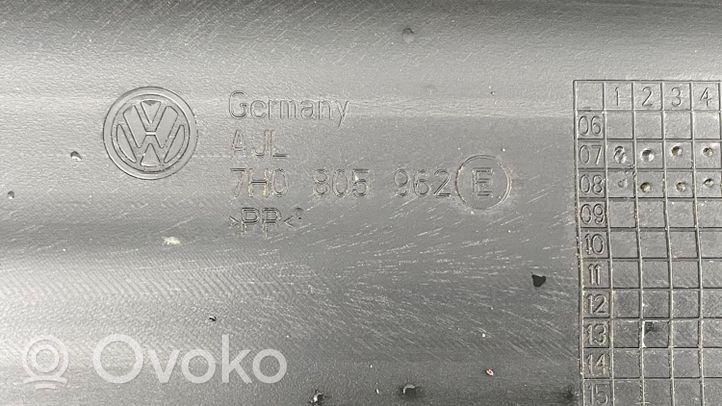 Volkswagen Transporter - Caravelle T5 Radiatoru paneļa apakšējā daļa (televizora) 7H0805962