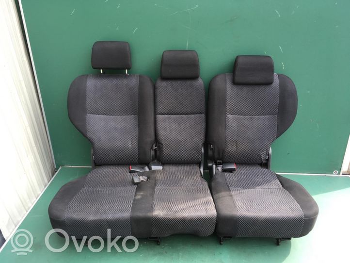 Toyota Corolla Verso E121 Fotel tylny 710751F130