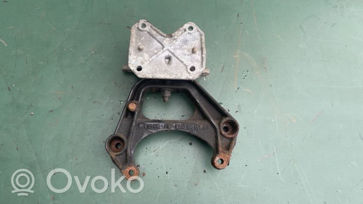 Renault Master II Gearbox mounting bracket 8200190558