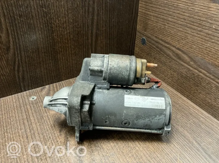 Opel Movano B Starter motor 233002654R