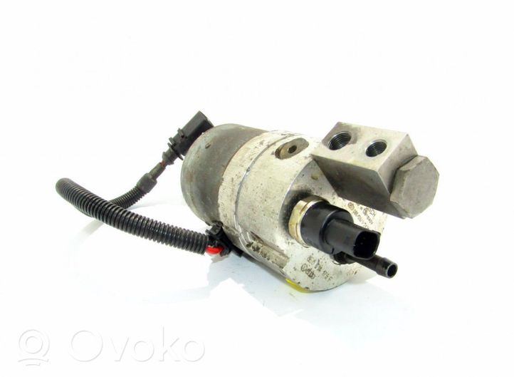 Audi A6 S6 C5 4B Avattavan katon hydraulipumppu 