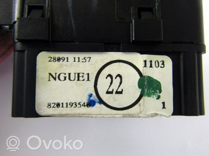 Renault Twingo II Wiper switch 