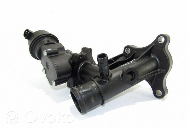 Nissan X-Trail T32 Thermostat housing 