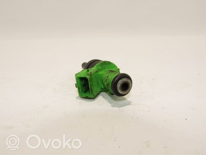 Mercedes-Benz C W203 Fuel injector 