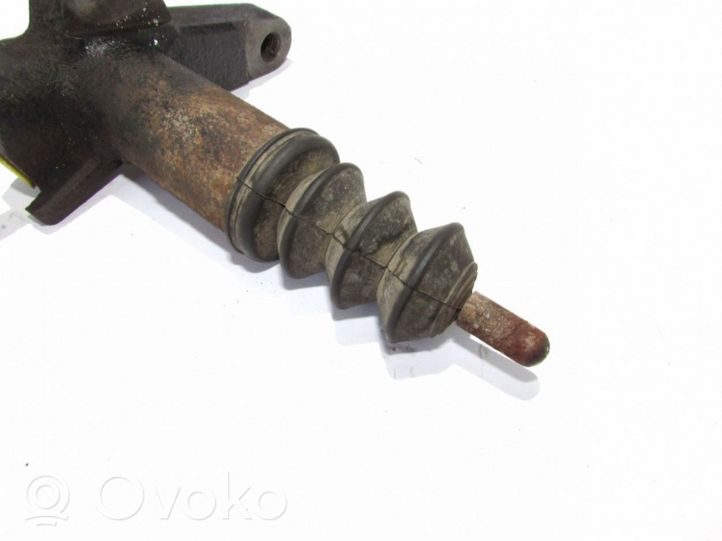 Mitsubishi L200 Clutch slave cylinder 