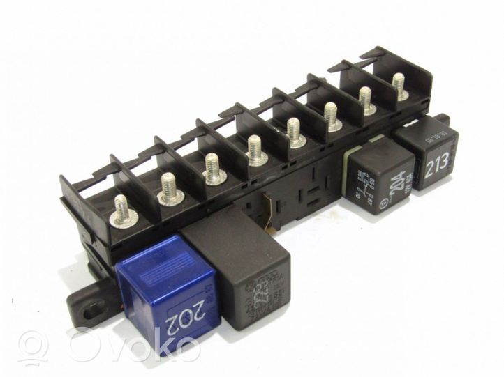 Audi A6 S6 C4 4A Module de fusibles 