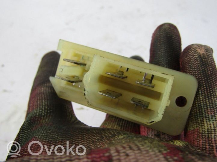 Opel Astra F Heater blower fan relay 