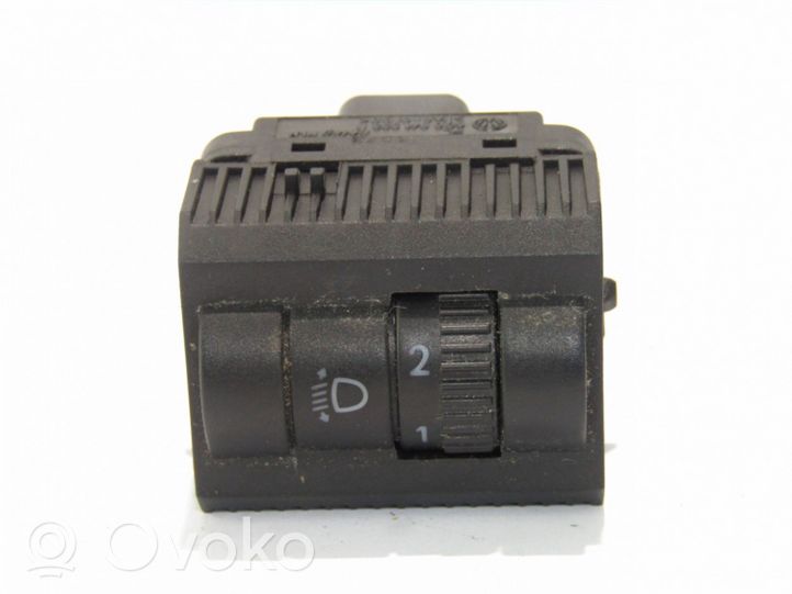 Volkswagen Polo IV 9N3 Headlight level height control switch 