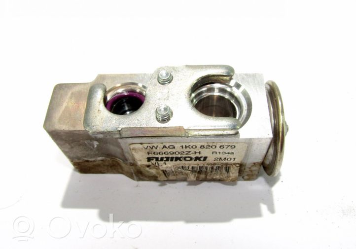 Volkswagen Golf VI Air conditioning (A/C) expansion valve 