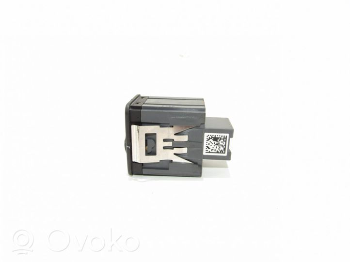 Volkswagen PASSAT CC Headlight level height control switch 