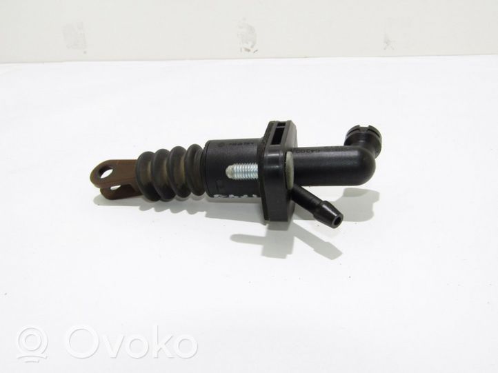 Suzuki Grand Vitara I Clutch slave cylinder 