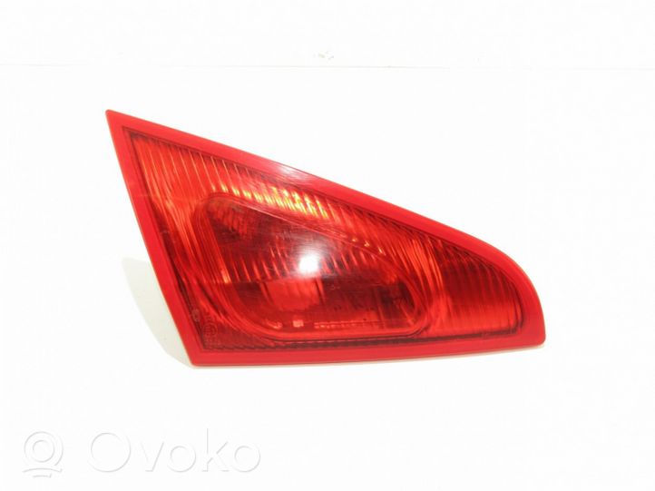 Mitsubishi Colt CZ3 Lampy tylnej klapy bagażnika 