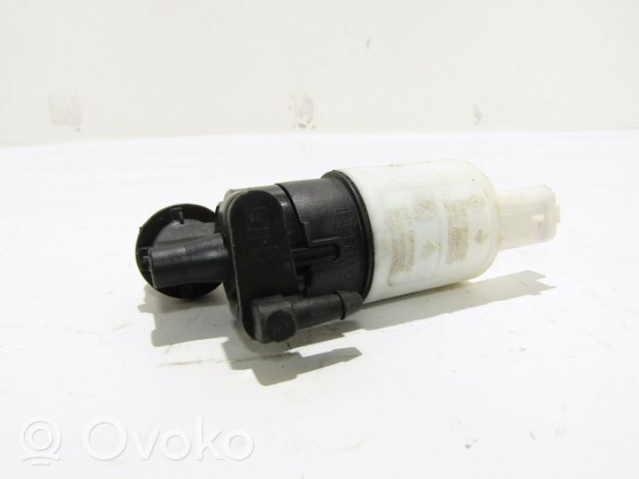 Opel Vivaro Windscreen/windshield washer pump 