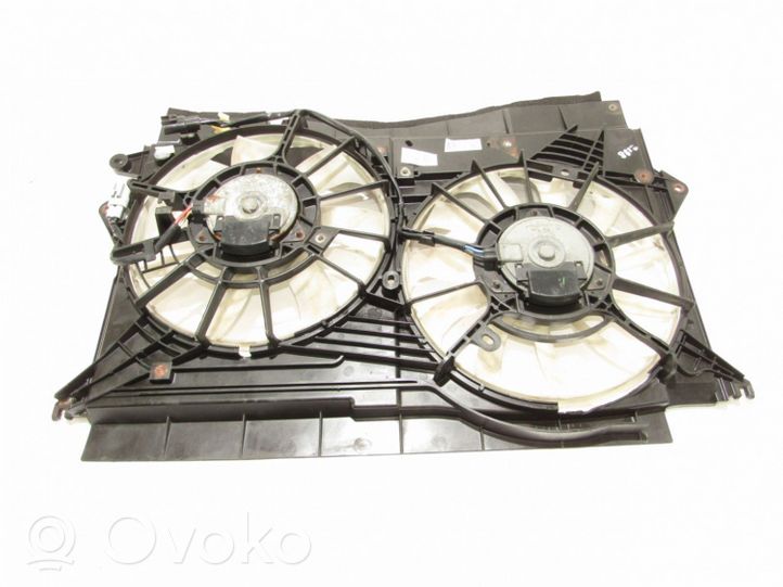 Toyota Avensis T270 Radiator cooling fan shroud 