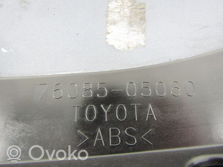 Toyota Avensis T270 Spoiler del portellone lunotto posteriore 