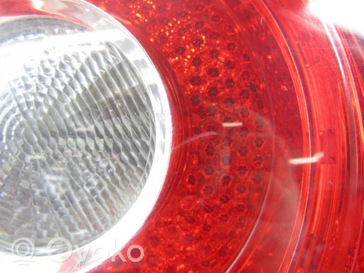 Volkswagen Golf V Lampy tylnej klapy bagażnika 