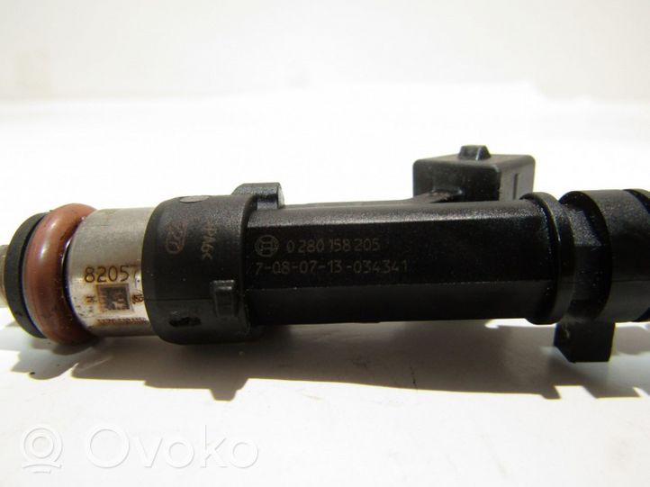 Opel Zafira C Injecteur de carburant 