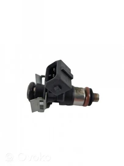 Renault Twingo II Fuel injector 