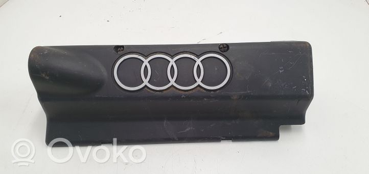 Audi A4 S4 B5 8D Variklio dangtis (apdaila) 