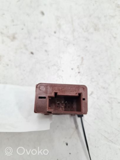 Audi A6 S6 C6 4F Tailgate opening switch 4F0959831