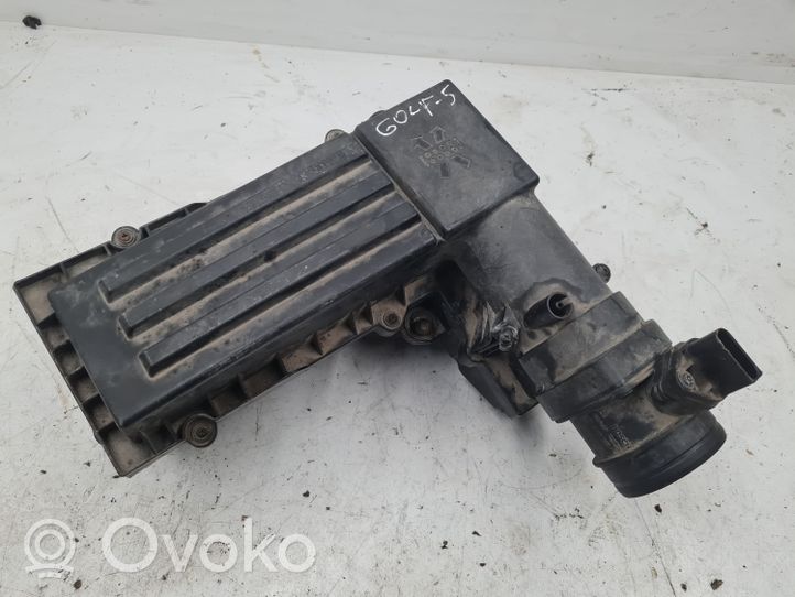 Volkswagen Touran I Oro filtro dėžė 1K0129607S