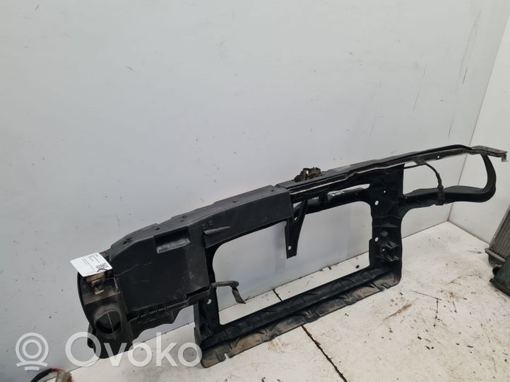 Volkswagen Golf IV Jäähdyttimen kehyksen suojapaneeli 701010081