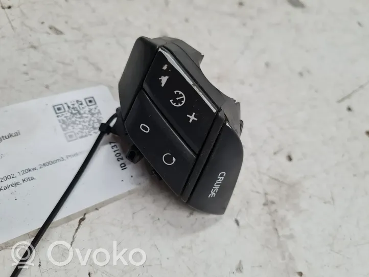 Volvo S60 Pulsanti/interruttori sul volante 8622524