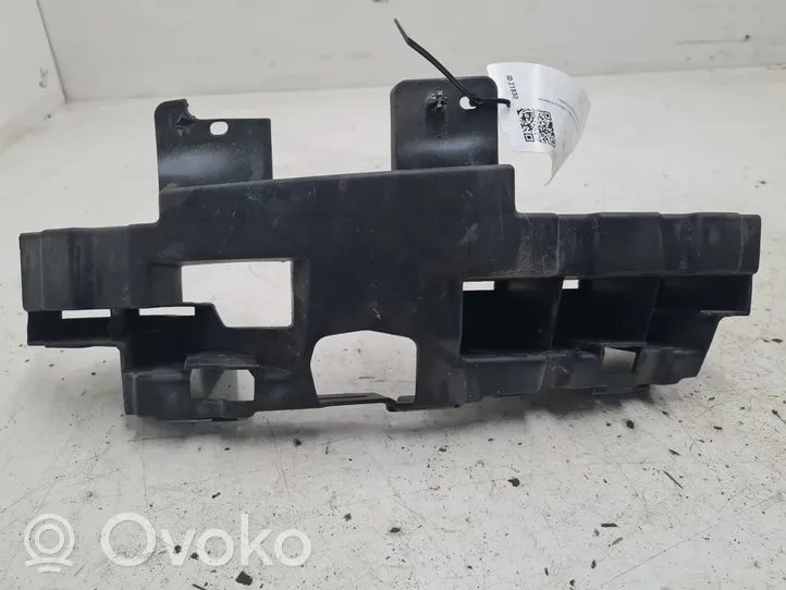 Ford C-MAX I Front bumper mounting bracket 3M5117E857