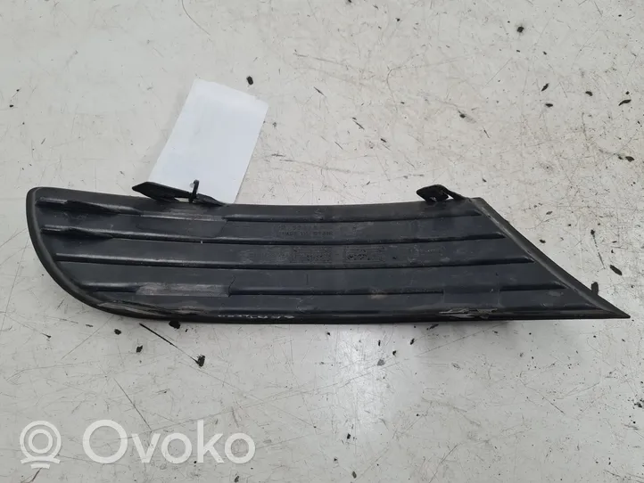 Seat Leon (1M) Apakšējais režģis (trīsdaļīgs) 1M0853665B